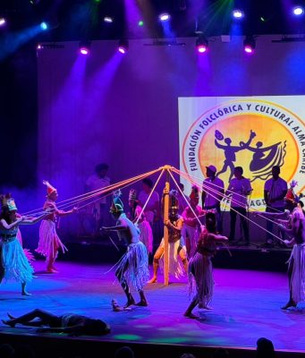 Casi 300 bailarines hicieron vibrar el Teatro Cajamag en los 20 años del Encuentro Folclórico del Magdalena