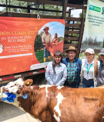 FEDEGÁN, FUNDAGÁN y PazdelRío entregan novillas a familias vulnerables