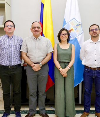 Reunión del alcalde Pinedo y viceministra Ruth Quevedo, ratifica solución de agua para Santa Marta