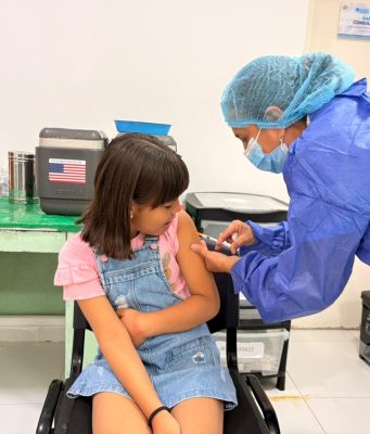 Alcaldía intensifica vacunación contra el dengue