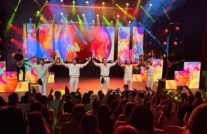V de Vinilo puso a vibrar el Teatro Cajamag
