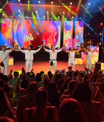 V de Vinilo puso a vibrar el Teatro Cajamag