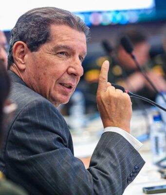 Lafaurie arremete contra la JEP, la “Paz Total” y el viaje del cabecilla de las FARC, alias Timochenko, a España