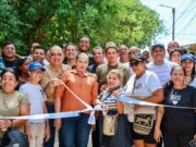 Alcalde Pinedo entrega placa huella en Bonda