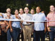 Alcalde Pinedo entregó placa huella en Bonda