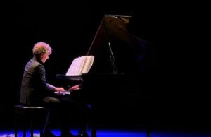 David Greilsammer demostró su categoría ante un Teatro Cajamag cautivado por su piano
