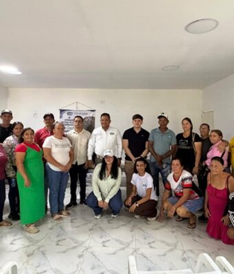 CORPAMAG capacita a lideres de Guachaca en el uso del nuevo Sistema de Alerta Temprana del Río