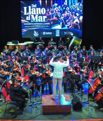 El Llano conquistó al público samario con vibrante noche sinfónica en el Teatro Cajamag
